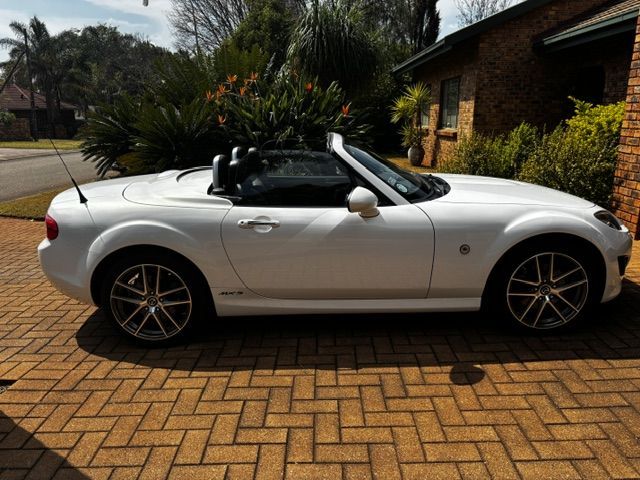 2010 - Mazda MX5 NC2 (Andre Van Zyl)